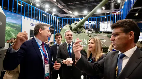 Azcón ha participado en la Feria de la Defensa de Madrid Azcón ha participado en la Feria de la Defensa de Madrid