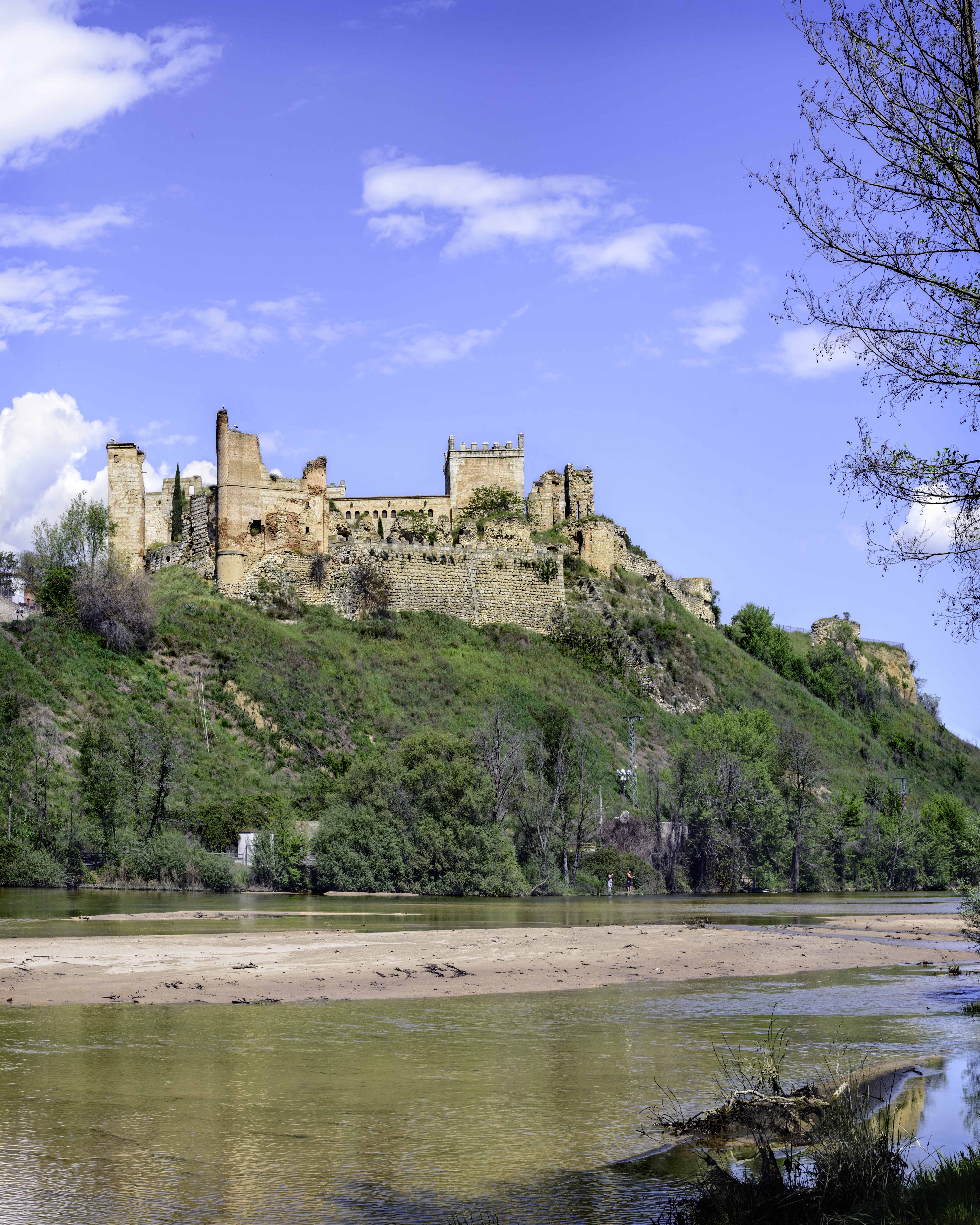 El castillo de Escalona bate récords de visitas, tras su apertura 1000 años después El castillo de Escalona bate récords de visitas, tras su apertura 1000 años después
