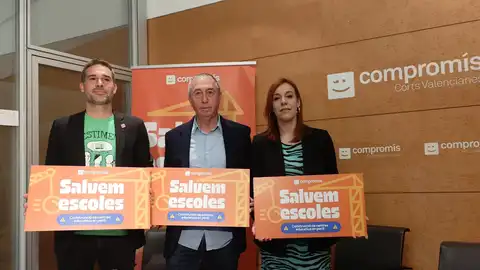 Gerard Fullana, portavoz de Educación de Compromís, Joan Baldoví, síndic de Compromís, y Dolors Gimeno, representante en la Diputació de Valencia. Gerard Fullana, portavoz de Educación de Compromís, Joan Baldoví, síndic de Compromís, y Dolors Gimeno, representante en la Diputació de Valencia.