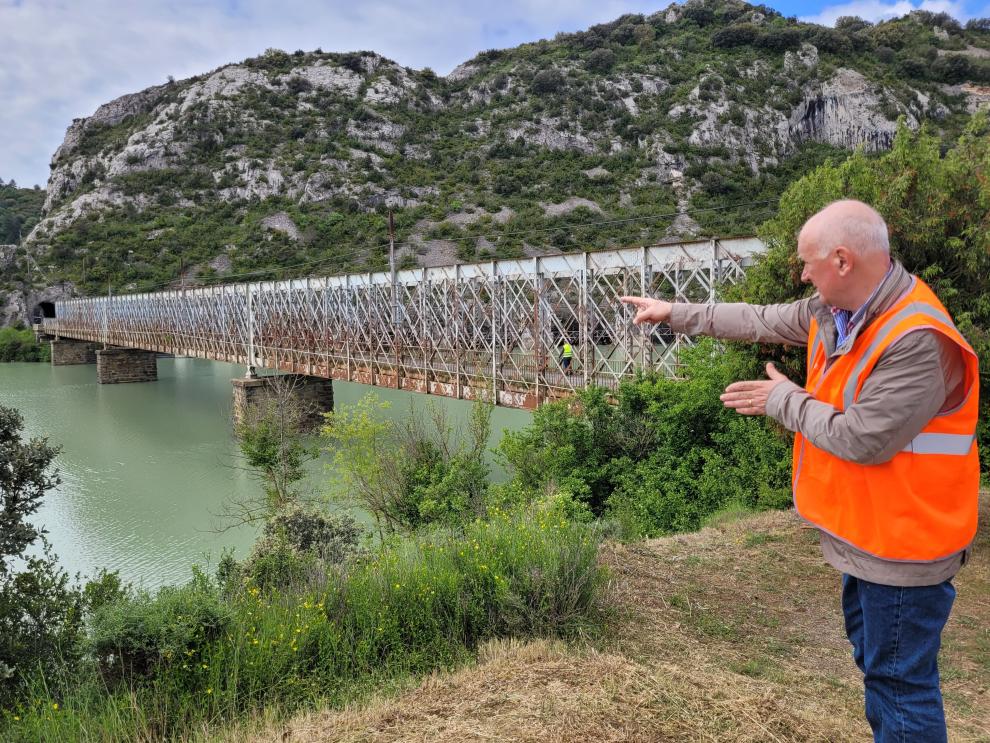 Fomento construirá un segundo puente sobre el embalse de la Peña Fomento construirá un segundo puente sobre el embalse de la Peña