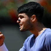 Alcaraz doblega la potencia de Khachanov y avanza a cuartos de final Alcaraz doblega la potencia de Khachanov y avanza a cuartos de final
