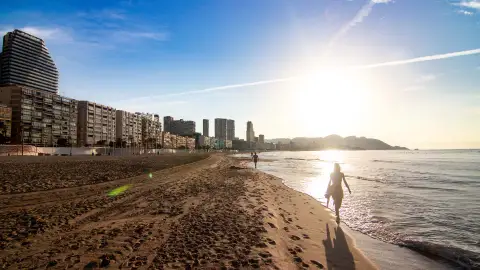 Expertos en meteorología y comunicación se citan en Benidorm para analizar temas desde la DANA a los bulos sobre fenómenos climatológicos Expertos en meteorología y comunicación se citan en Benidorm para analizar temas desde la DANA a los bulos sobre fenómenos climatológicos