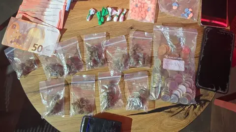 Droga incautada por la Policía Local de Benidorm en la zona inglesa Droga incautada por la Policía Local de Benidorm en la zona inglesa
