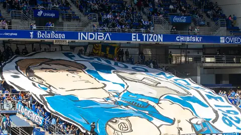 13-5-2025 Imagen de un tifo de la afición del Real Oviedo en el Carlos Tartiere. 13-5-2025 Imagen de un tifo de la afición del Real Oviedo en el Carlos Tartiere.