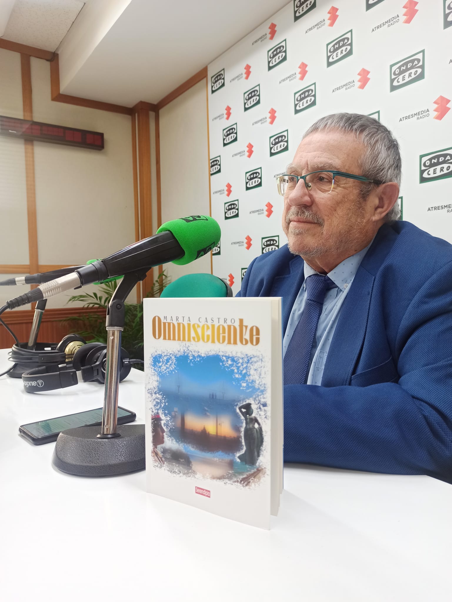 'Omnisciente' el nuevo libro de la periodista y escritora Marta Castro 'Omnisciente' el nuevo libro de la periodista y escritora Marta Castro