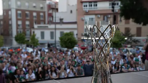 La Copa de la BCL, en la plaza del Santuario de la Victoria La Copa de la BCL, en la plaza del Santuario de la Victoria