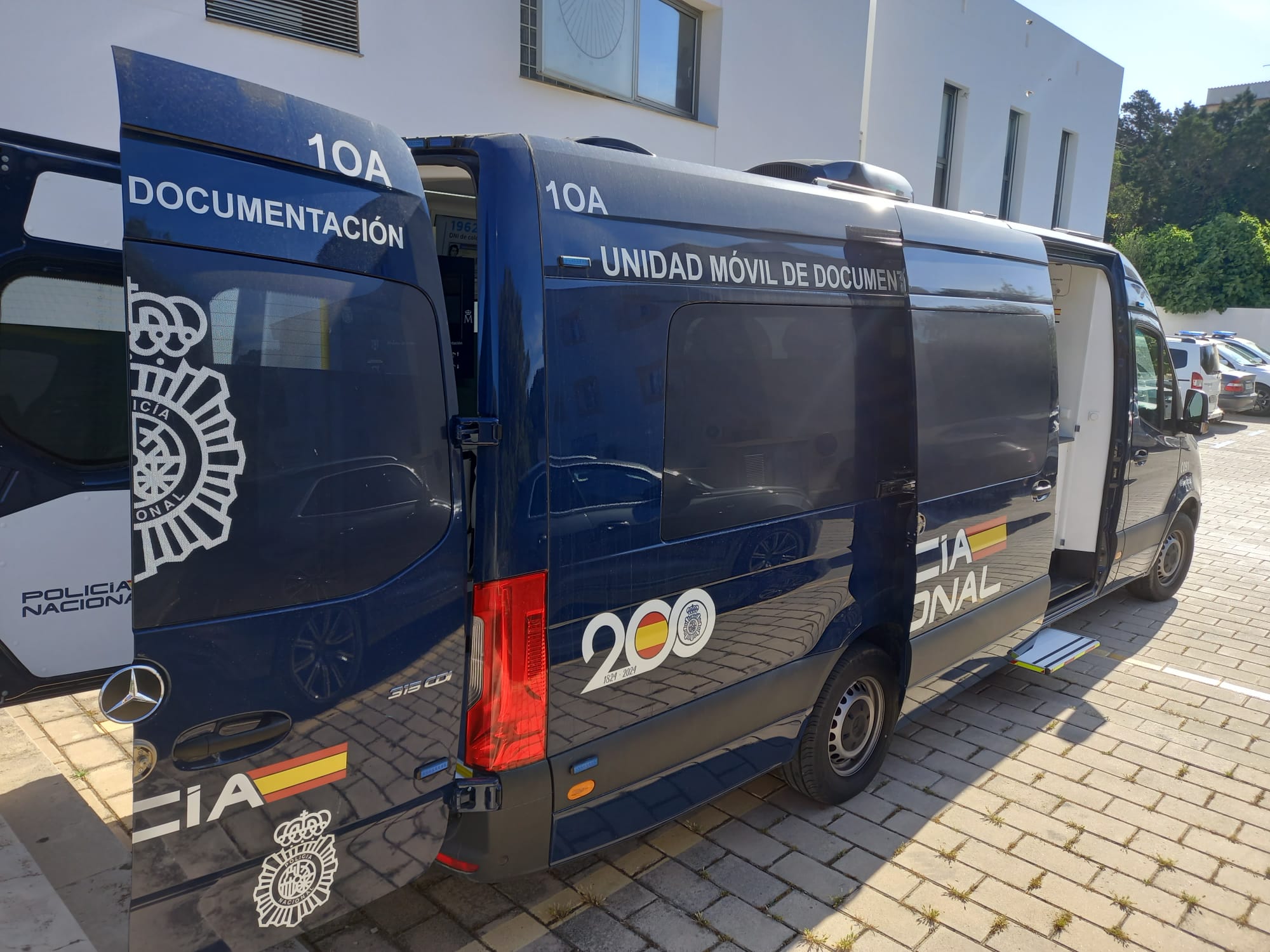 Renovar el DNI sin colas, sin viajes y sin estrés: llega la unidad móvil a Sant Joan Renovar el DNI sin colas, sin viajes y sin estrés: llega la unidad móvil a Sant Joan