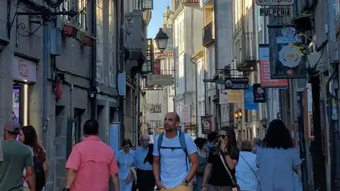 Hoteleros de Santiago lamentan la "falta de información" sobre la tasa turística y aunque "no molestos" si están "muy decepcionados" Hoteleros de Santiago lamentan la "falta de información" sobre la tasa turística y aunque "no molestos" si están "muy decepcionados"