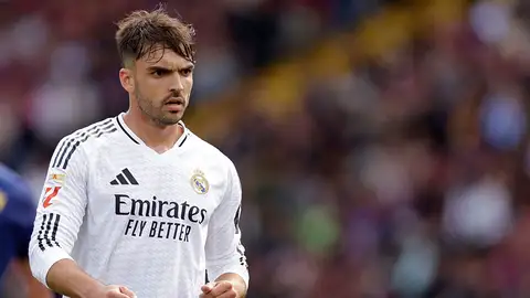 Raúl Asencio durante un partido con el Real Madrid Raúl Asencio durante un partido con el Real Madrid