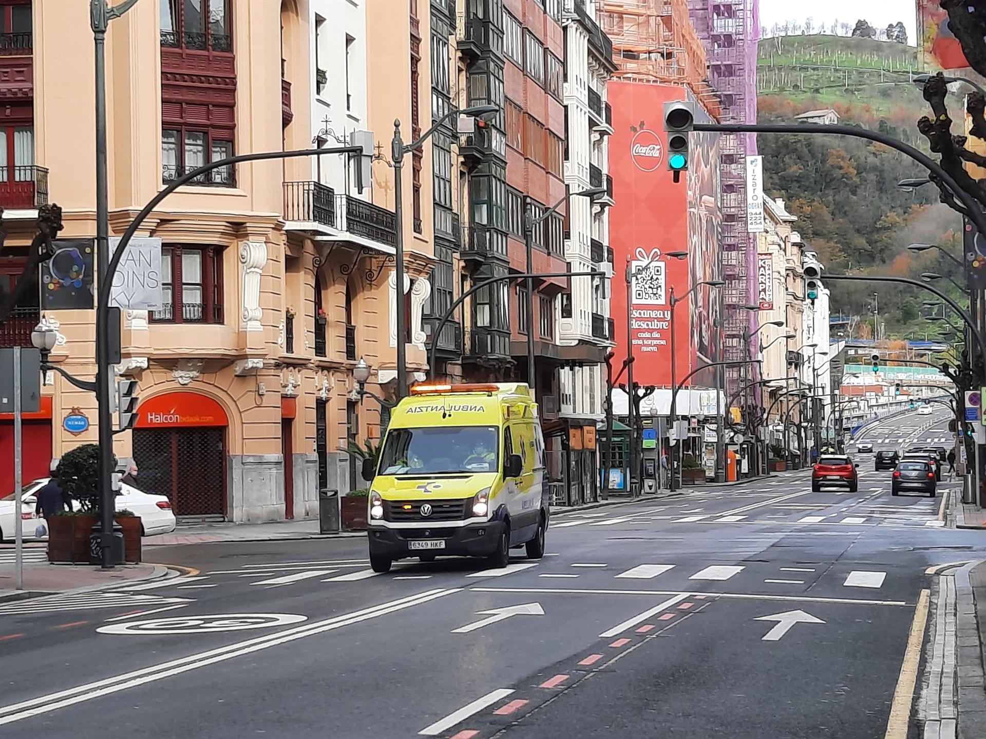 Dos niños heridos tras caerles una puerta corredera en una ikastola de San Sebastián Dos niños heridos tras caerles una puerta corredera en una ikastola de San Sebastián