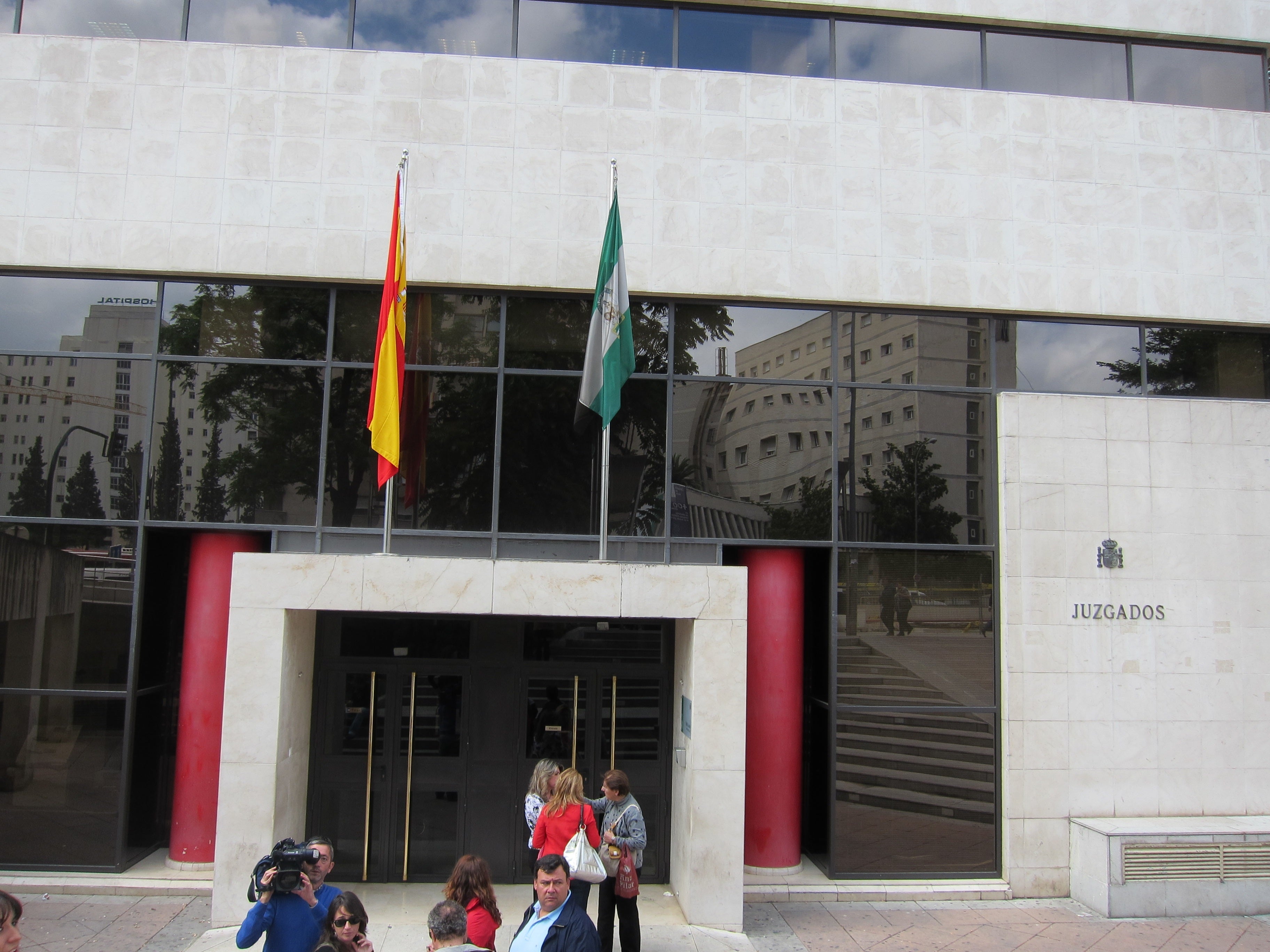 Acuerdan la libertad provisional para el mando de la Policía Local detenido por un presunto quebrantamiento de la orden de alejamiento Acuerdan la libertad provisional para el mando de la Policía Local detenido por un presunto quebrantamiento de la orden de alejamiento
