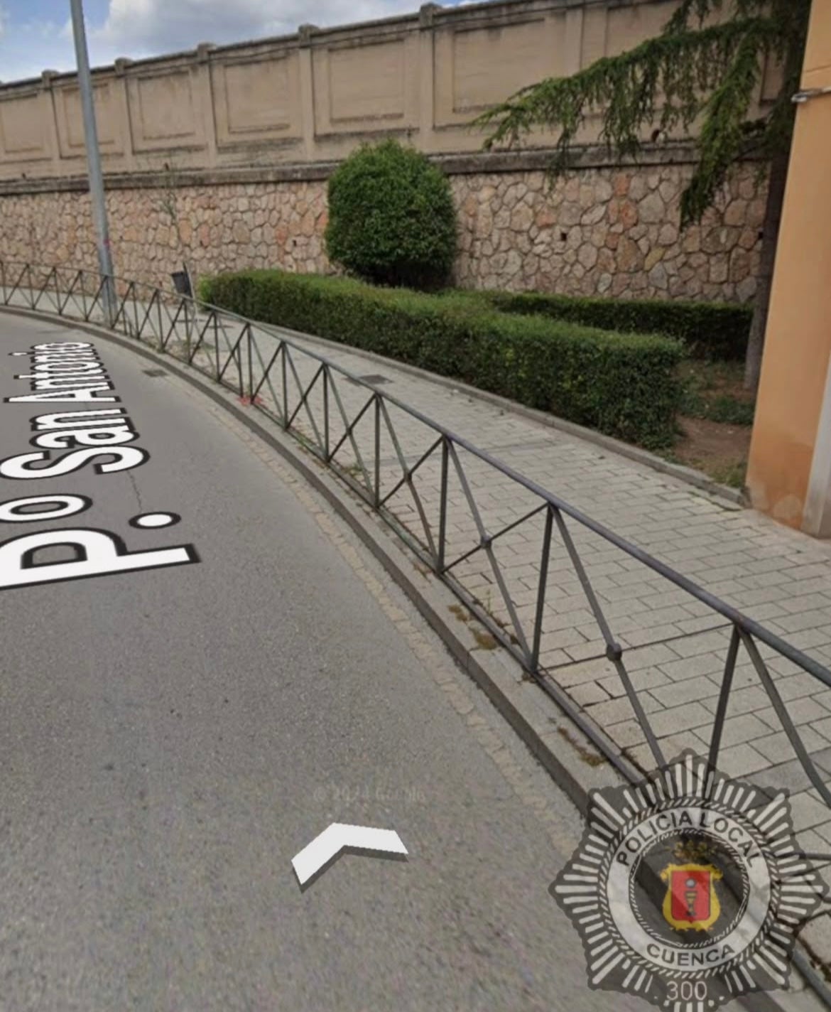 Muere una mujer de 35 años tras chocar su vehículo contra una valla en la ciudad de Cuenca Muere una mujer de 35 años tras chocar su vehículo contra una valla en la ciudad de Cuenca