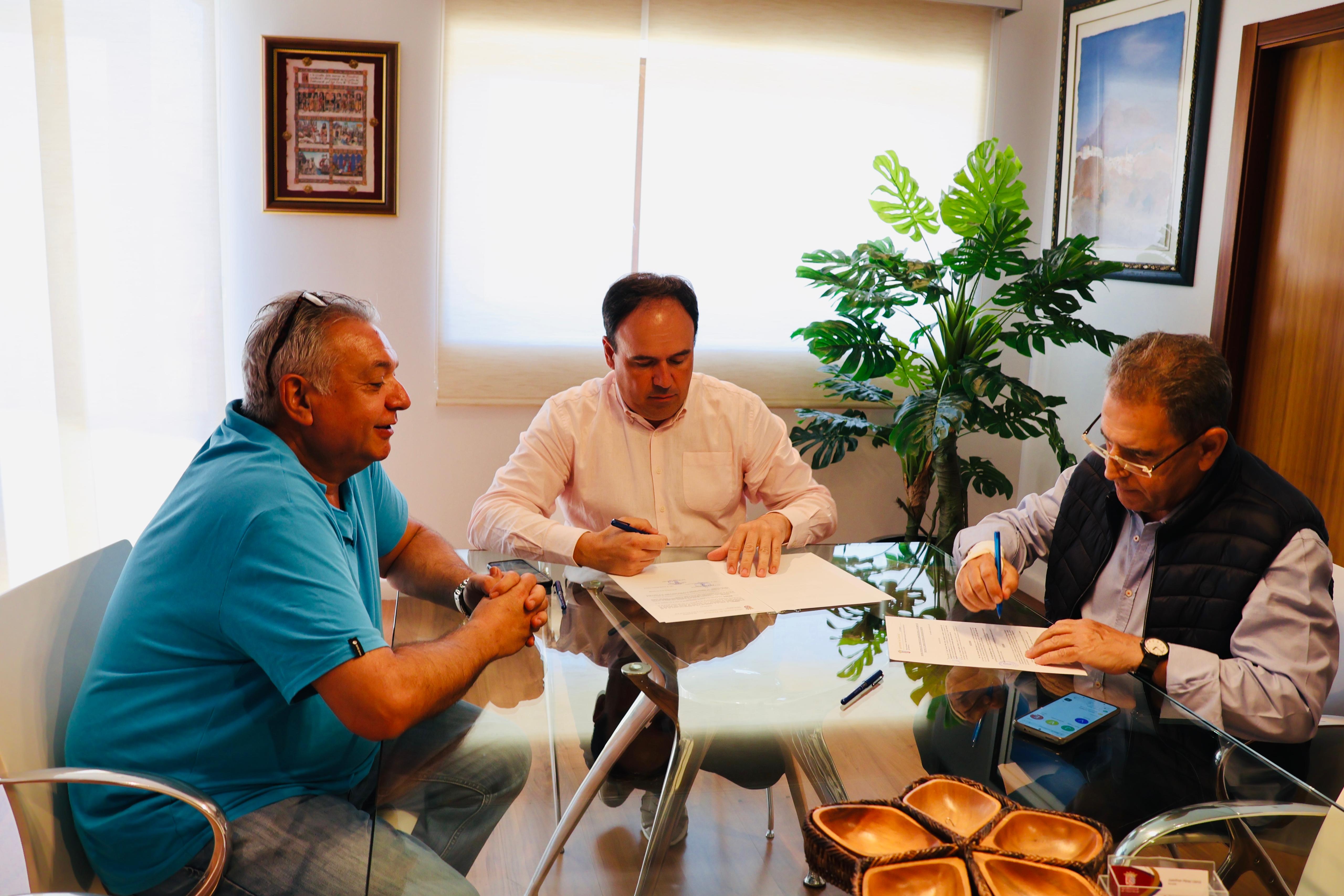 Finestrat y Comunidad de Regantes Els Molins renuevan el convenio para mejorar el uso del agua para el riego de la huerta Finestrat y Comunidad de Regantes Els Molins renuevan el convenio para mejorar el uso del agua para el riego de la huerta