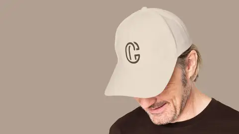 Hombre adulto con una gorra Hombre adulto con una gorra