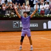 Alcaraz supera a Draper y pasa a semifinales en Roma