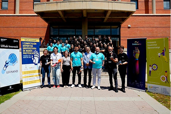 L'equip UJI-Hand gana la I Competició Esportiva Universitària de Mans Protètiques L'equip UJI-Hand gana la I Competició Esportiva Universitària de Mans Protètiques