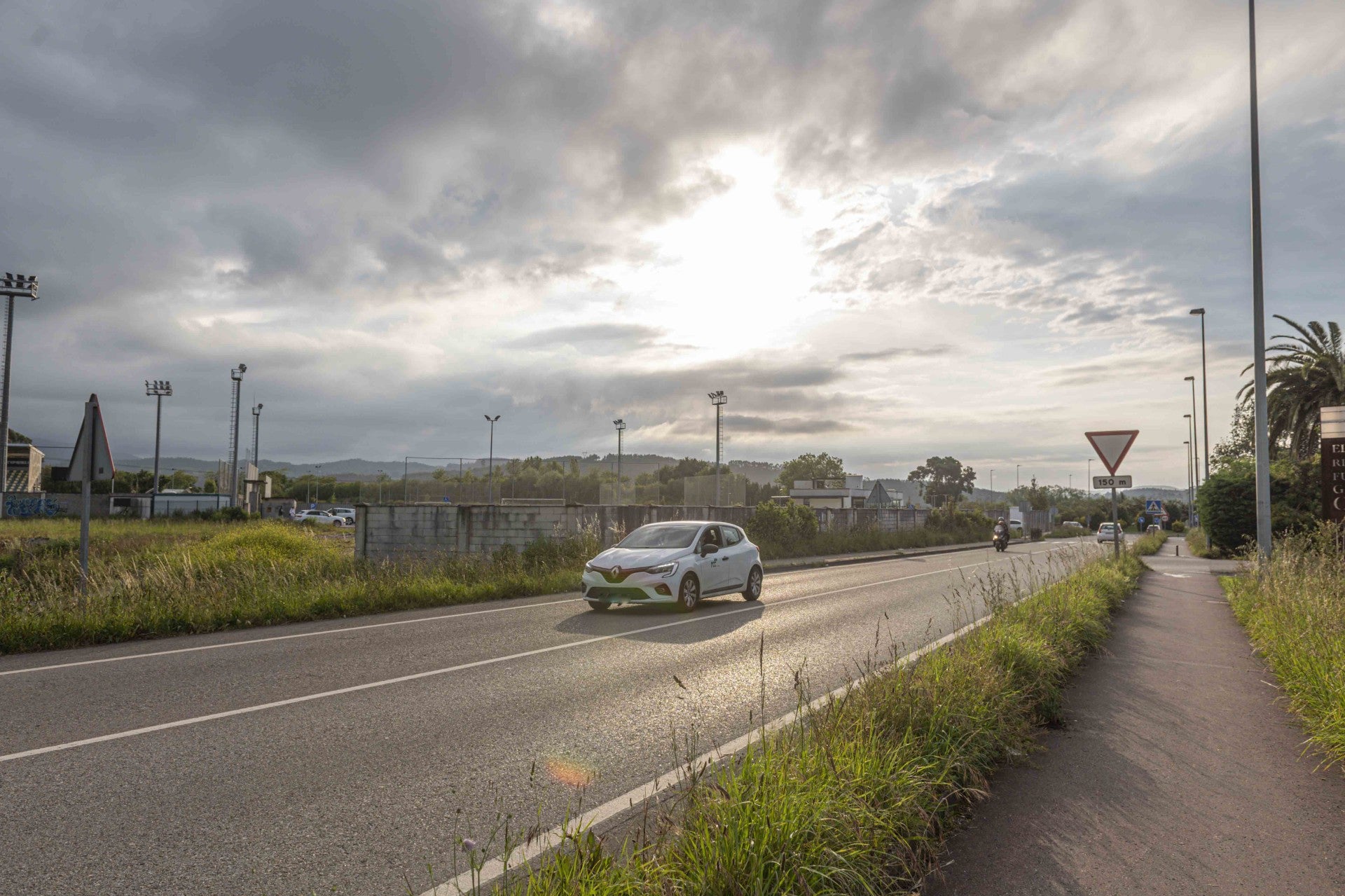 Torrelavega solicita la instalación de un semáforo con pulsador en la carretera que une Tanos con Santiago de Cartes Torrelavega solicita la instalación de un semáforo con pulsador en la carretera que une Tanos con Santiago de Cartes