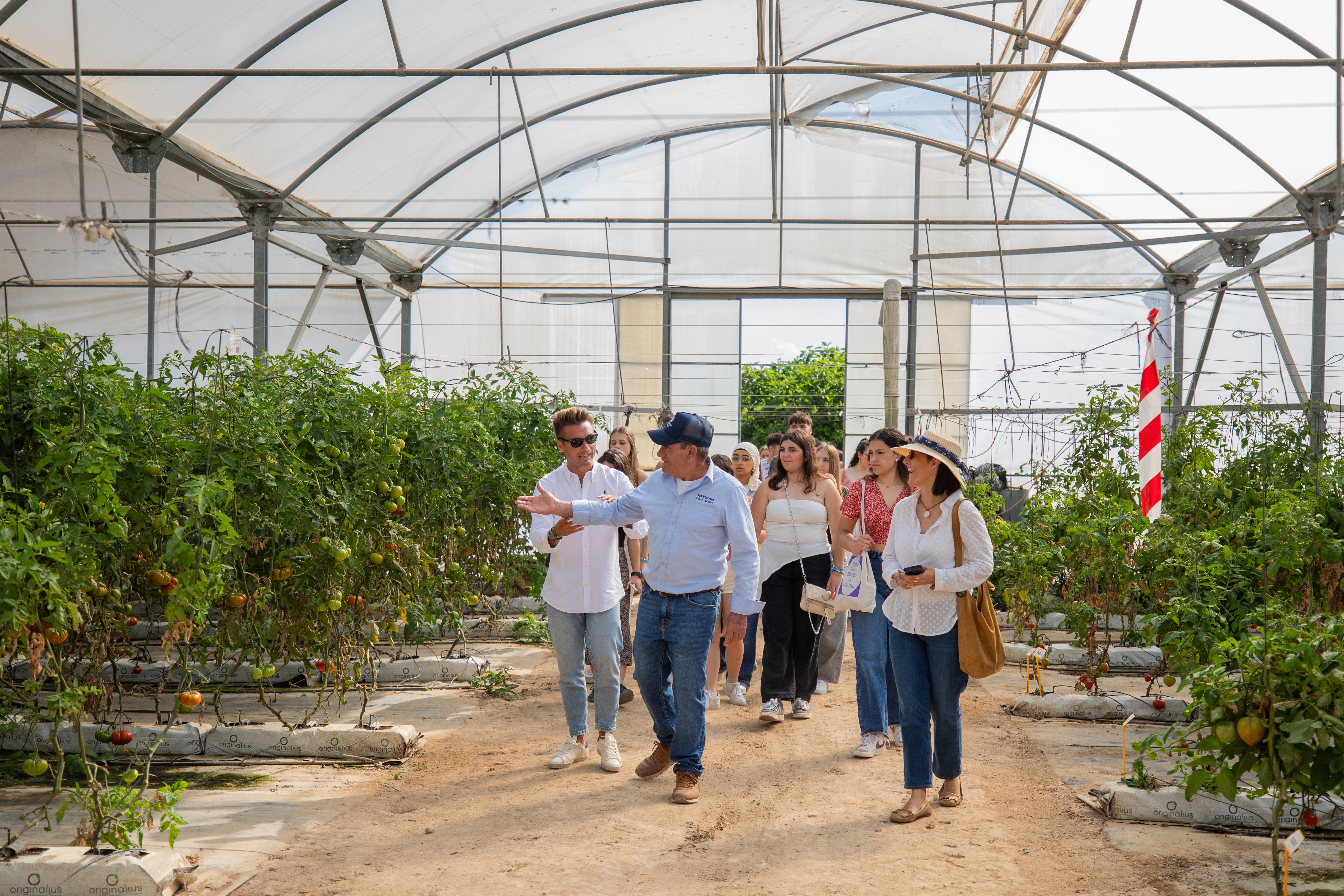 Estudiantes de España y Eslovenia visitan la finca agrícola de Servigroup en La Vila Joiosa dentro del proyecto europeo Farm to Fork Estudiantes de España y Eslovenia visitan la finca agrícola de Servigroup en La Vila Joiosa dentro del proyecto europeo Farm to Fork