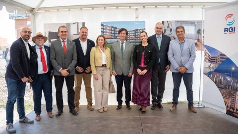 Visita a las viviendas asequibles del residencial Puerta de Trajano, en El Prado, de M&eacute;rida