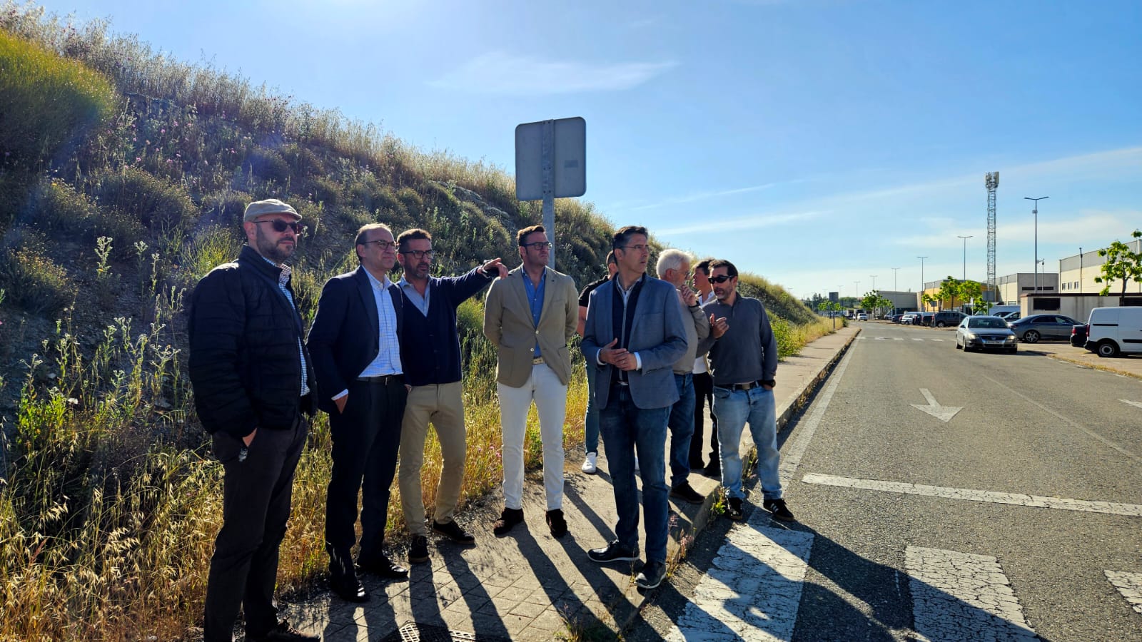 El Parque Empresarial Mejostilla de Cáceres mejorará su acceso con el asfaltado de la calzada y el autobús urbano El Parque Empresarial Mejostilla de Cáceres mejorará su acceso con el asfaltado de la calzada y el autobús urbano