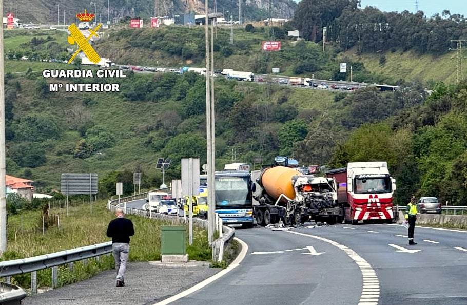 Realizados más de 400 auxilios en carretera durante las últimas operaciones especiales de tráfico en Cantabria Realizados más de 400 auxilios en carretera durante las últimas operaciones especiales de tráfico en Cantabria