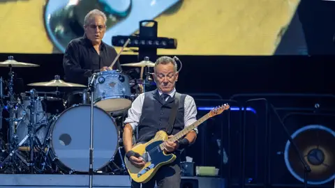 Trump responde a las críticas de Bruce Springsteen: "Es más tonto que una piedra" Trump responde a las críticas de Bruce Springsteen: "Es más tonto que una piedra"