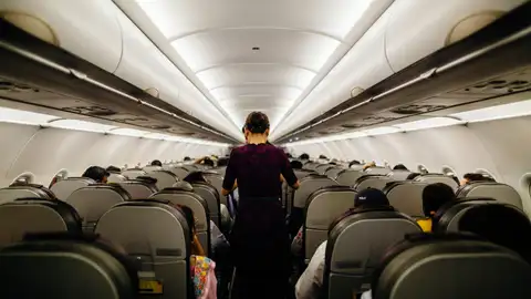 El interior de la cabina de un avión El interior de la cabina de un avión