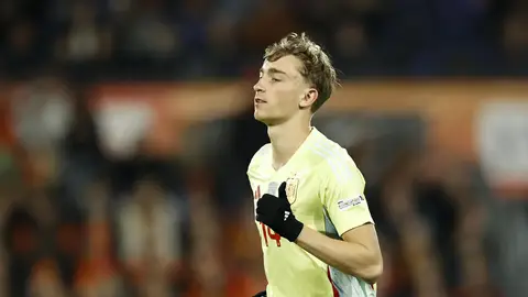Dean Huijsen en un partido con la selección española Dean Huijsen en un partido con la selección española