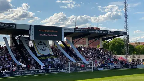 Fondo Oeste del Reina Sofía en el último partido como local del equipo charro Fondo Oeste del Reina Sofía en el último partido como local del equipo charro