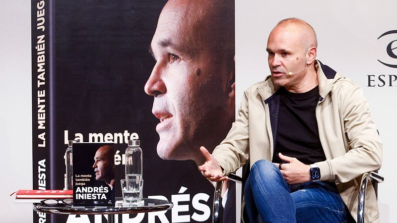 Iniesta abre la puerta a su futuro como entrenador: "No tengo en la cabeza la imagen de un técnico determinado, sino muchísimas ideas" Iniesta abre la puerta a su futuro como entrenador: "No tengo en la cabeza la imagen de un técnico determinado, sino muchísimas ideas"