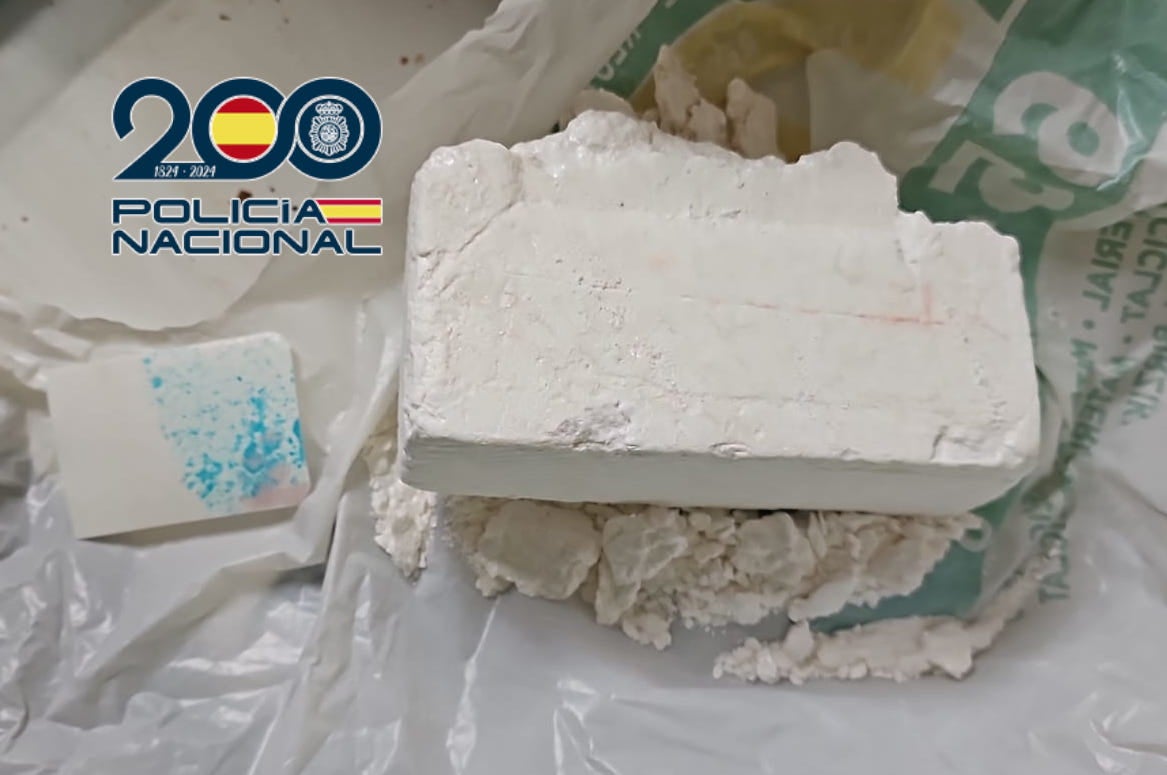 La Policía Nacional desarticula en Elche una vivienda desde la que se vendía cocaína y marihuana las 24 horas del día La Policía Nacional desarticula en Elche una vivienda desde la que se vendía cocaína y marihuana las 24 horas del día