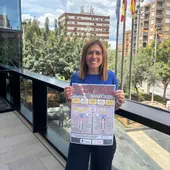 La alcaldesa de Almassora, María Tormo, presentó las novedades del bus de la Marxa en fiestas. La alcaldesa de Almassora, María Tormo, presentó las novedades del bus de la Marxa en fiestas.