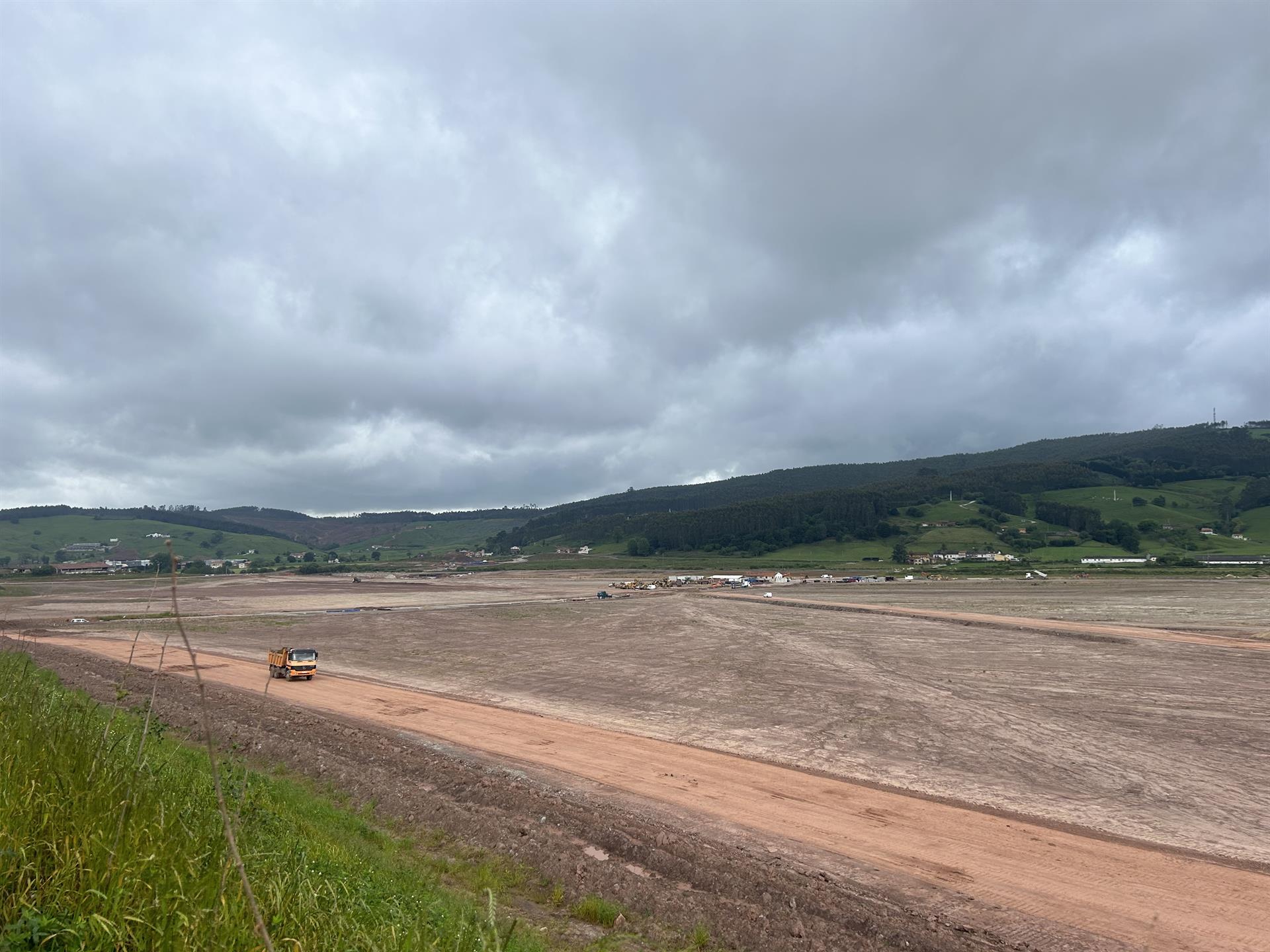 Las obras del centro logístico de La Pasiega se adelantan dos años y la primera etapa se encarece en 13,2 millones Las obras del centro logístico de La Pasiega se adelantan dos años y la primera etapa se encarece en 13,2 millones