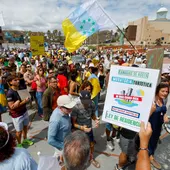 Manifestación de Canarias Tiene un Límite en Las Palmas de Gran Canaria el 18M, 18 de mayo de 2025 Manifestación de Canarias Tiene un Límite en Las Palmas de Gran Canaria el 18M, 18 de mayo de 2025