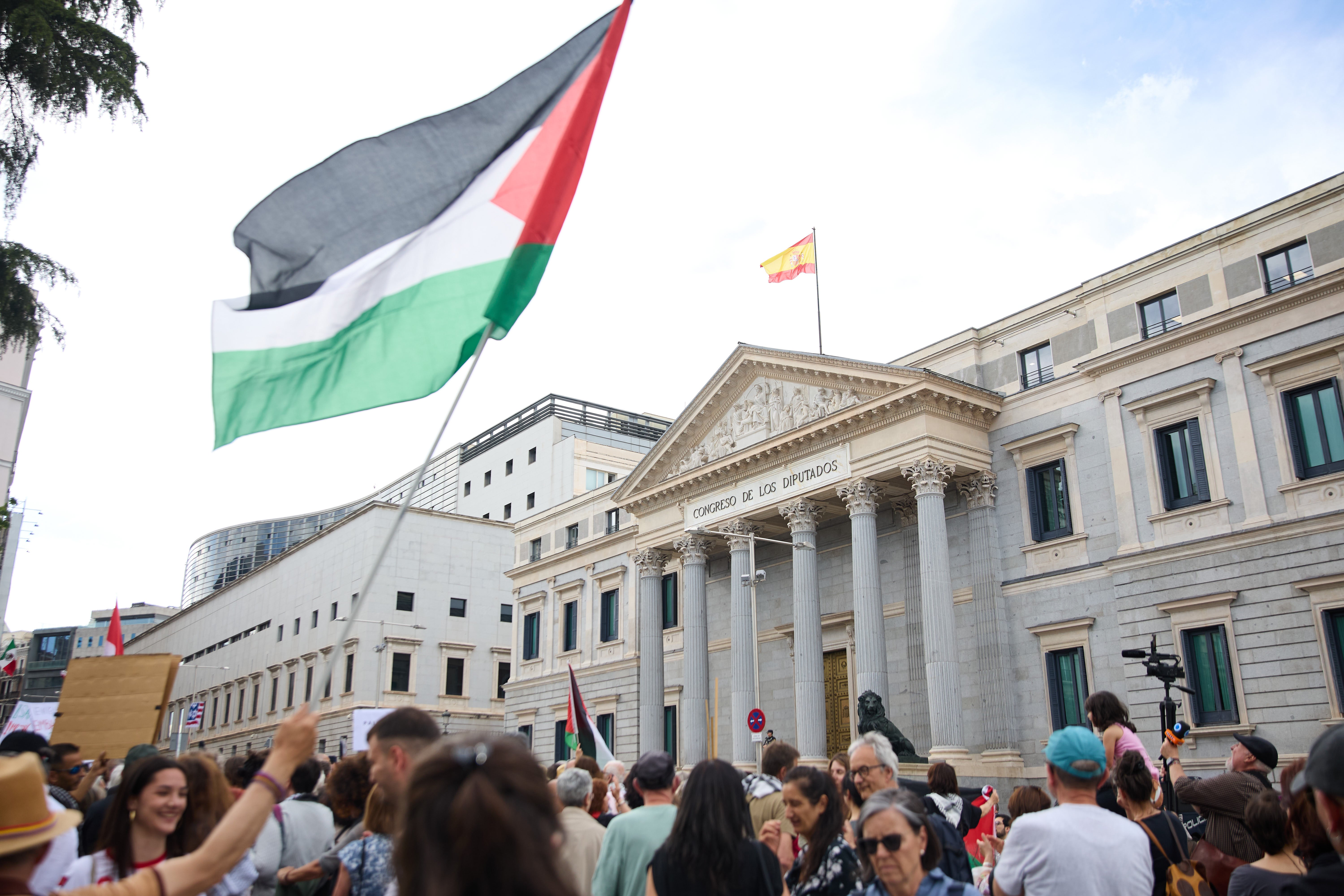 La mayoría del Congreso apoya el embargo de armas a Israel pese al 'no' de PP y Vox La mayoría del Congreso apoya el embargo de armas a Israel pese al 'no' de PP y Vox