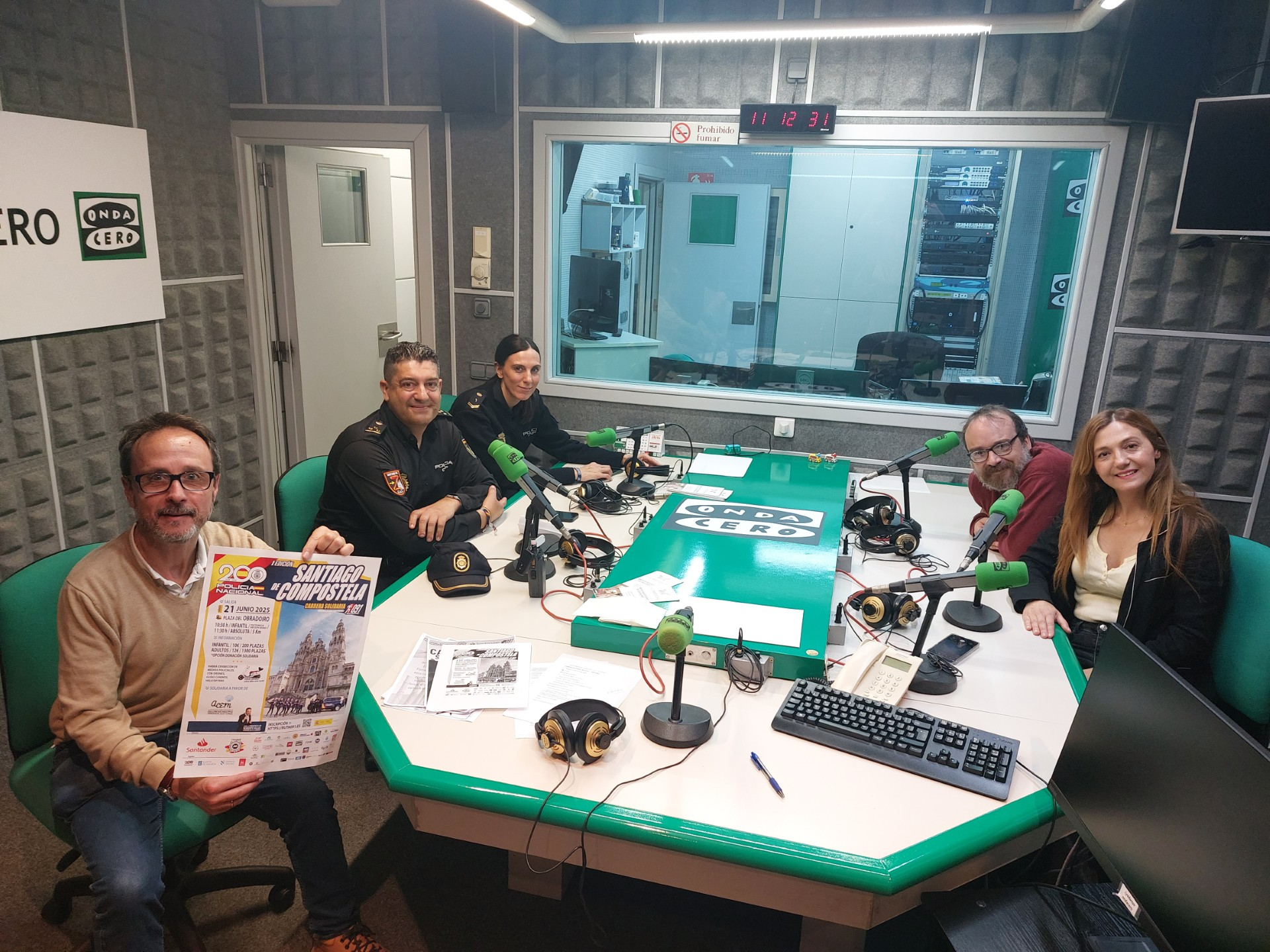 La Policía Nacional animó en Onda Cero a participar en la I edición de la carrera solidaria Ruta091 a favor de la Asociación Compostelana de Esclerosis Múltiple, Parkinson Ela La Policía Nacional animó en Onda Cero a participar en la I edición de la carrera solidaria Ruta091 a favor de la Asociación Compostelana de Esclerosis Múltiple, Parkinson Ela