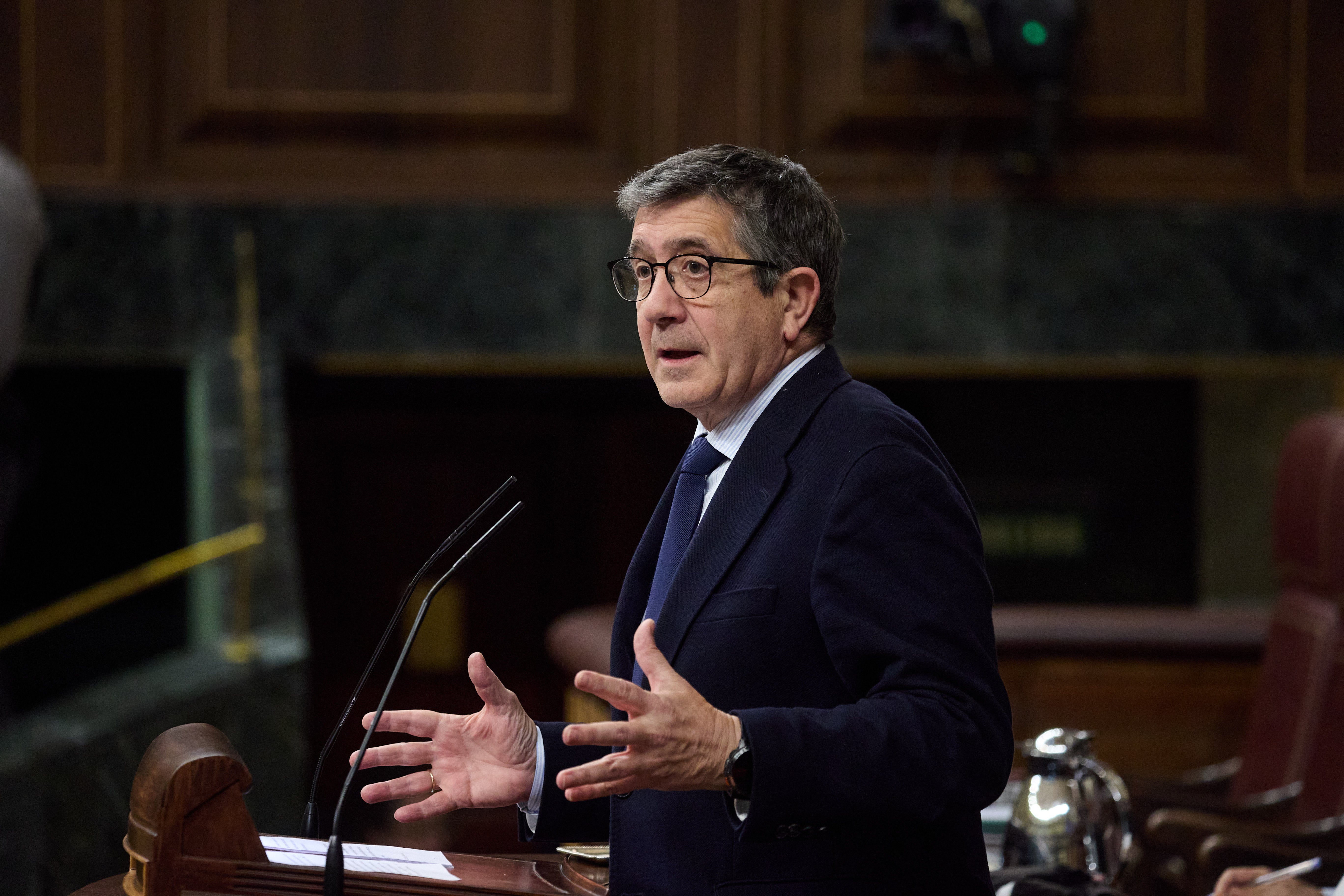 El Congreso impulsa una reforma para expulsar "pseudoperiodistas" con la negativa de PP y Vox El Congreso impulsa una reforma para expulsar "pseudoperiodistas" con la negativa de PP y Vox