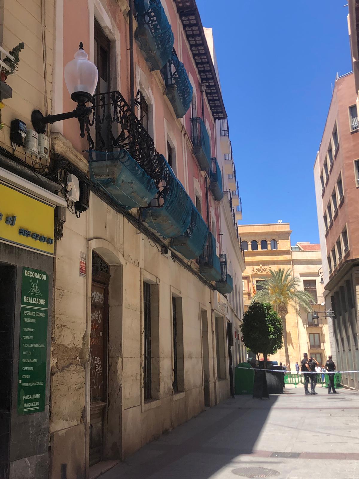 El Ayuntamiento de Elche exige a la propiedad de la antigua Banca Peral reproducción en el nuevo edificio la fachada original El Ayuntamiento de Elche exige a la propiedad de la antigua Banca Peral reproducción en el nuevo edificio la fachada original