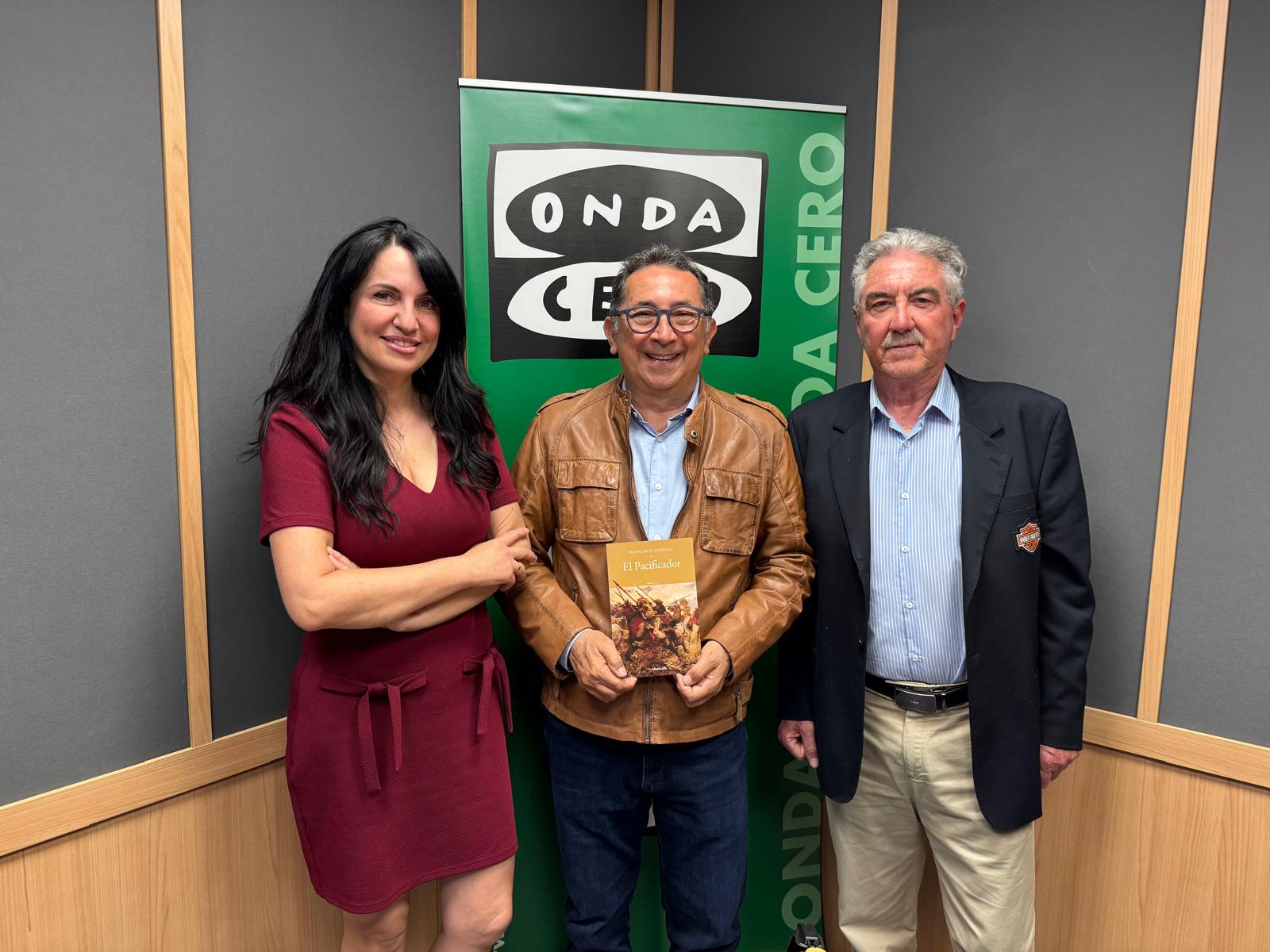 El abogado y escritor venezolano Francisco Sinuaga presenta en Más de uno Alicante su libro 'El Pacificador' El abogado y escritor venezolano Francisco Sinuaga presenta en Más de uno Alicante su libro 'El Pacificador'