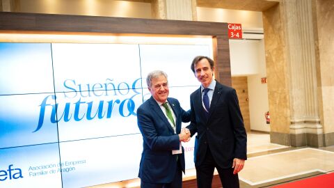 El nuevo presidente de AEFA, Ram&oacute;n Alejandro, y el presidente saliente, Jorge Blanchard