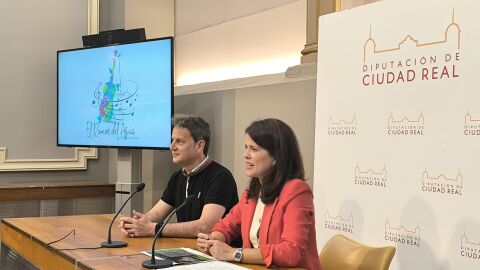 Francisco Moya y María Jesús Pelayo durante la rueda de prensa