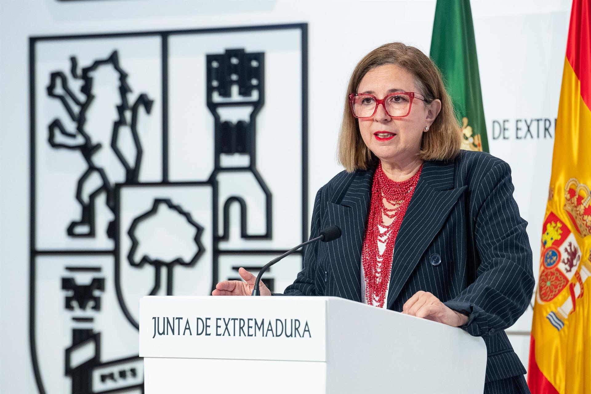La Junta de Extremadura modifica la Ley Agraria para soterrar líneas de saneamiento, luz o gas bajo caminos públicos La Junta de Extremadura modifica la Ley Agraria para soterrar líneas de saneamiento, luz o gas bajo caminos públicos