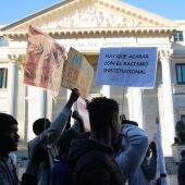 El nou reglament d'estrangeria permetrà regularitzar 100.000 persones l'any a Catalunya