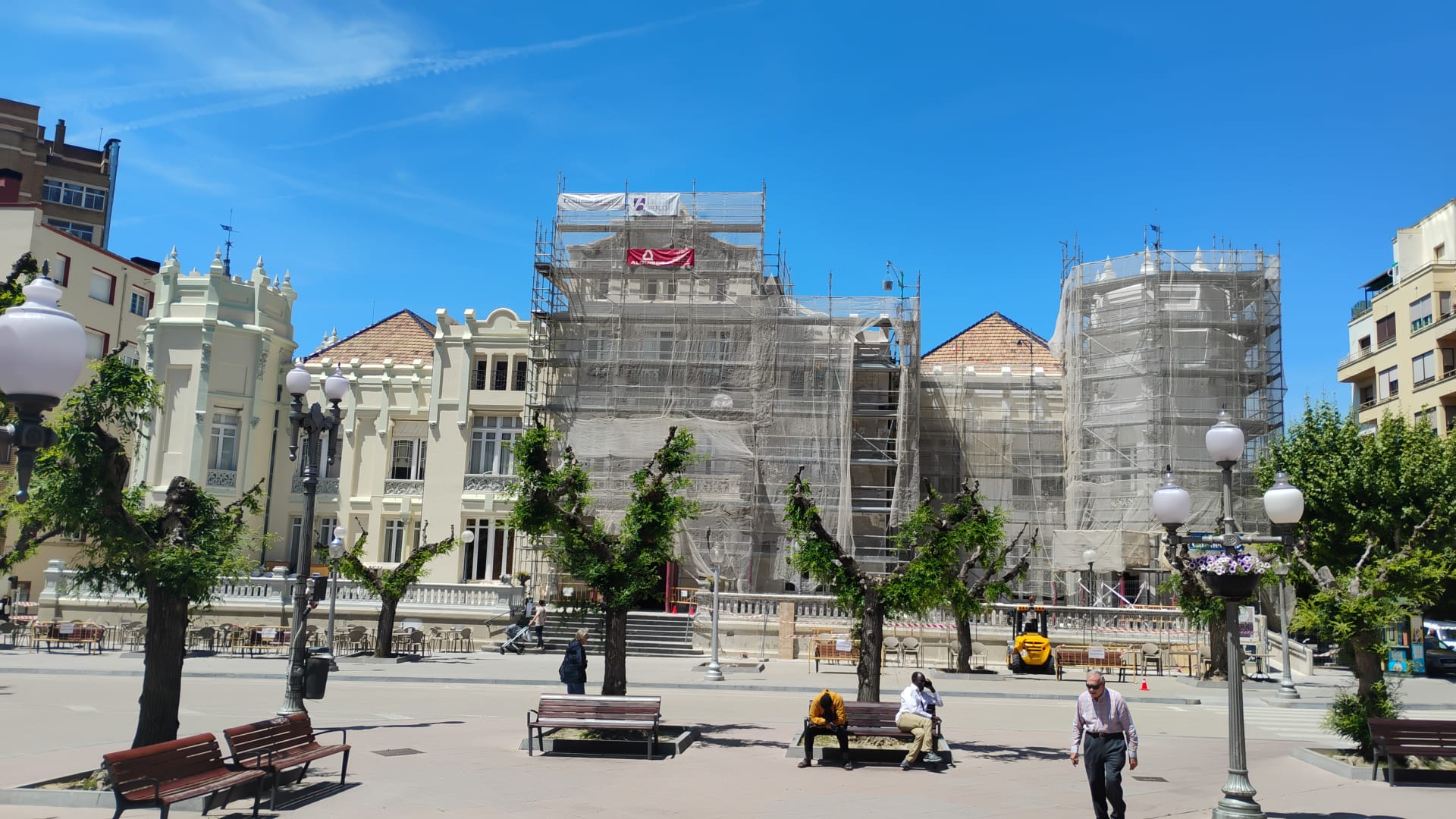 Cuatro empresas optan a la rehabilitación del Casino de Huesca Cuatro empresas optan a la rehabilitación del Casino de Huesca