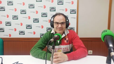 Julián Amores, presidente del Caserío, en los estudios de Onda Cero Ciudad Real