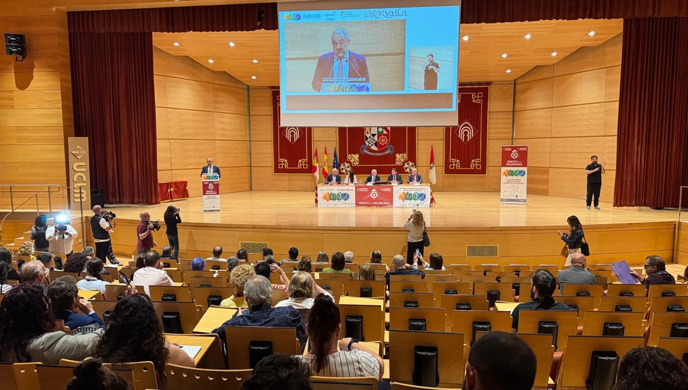 El congreso se celebra en el Paraninfo Luis Arroyo de la UCLM El congreso se celebra en el Paraninfo Luis Arroyo de la UCLM