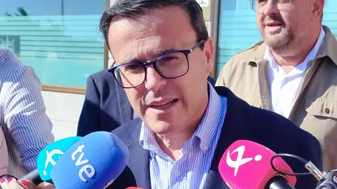 Gallardo cree que su entrada en la Asamblea le dará "más garantías de justicia" ante la "indefensión" que está sufriendo Gallardo cree que su entrada en la Asamblea le dará "más garantías de justicia" ante la "indefensión" que está sufriendo