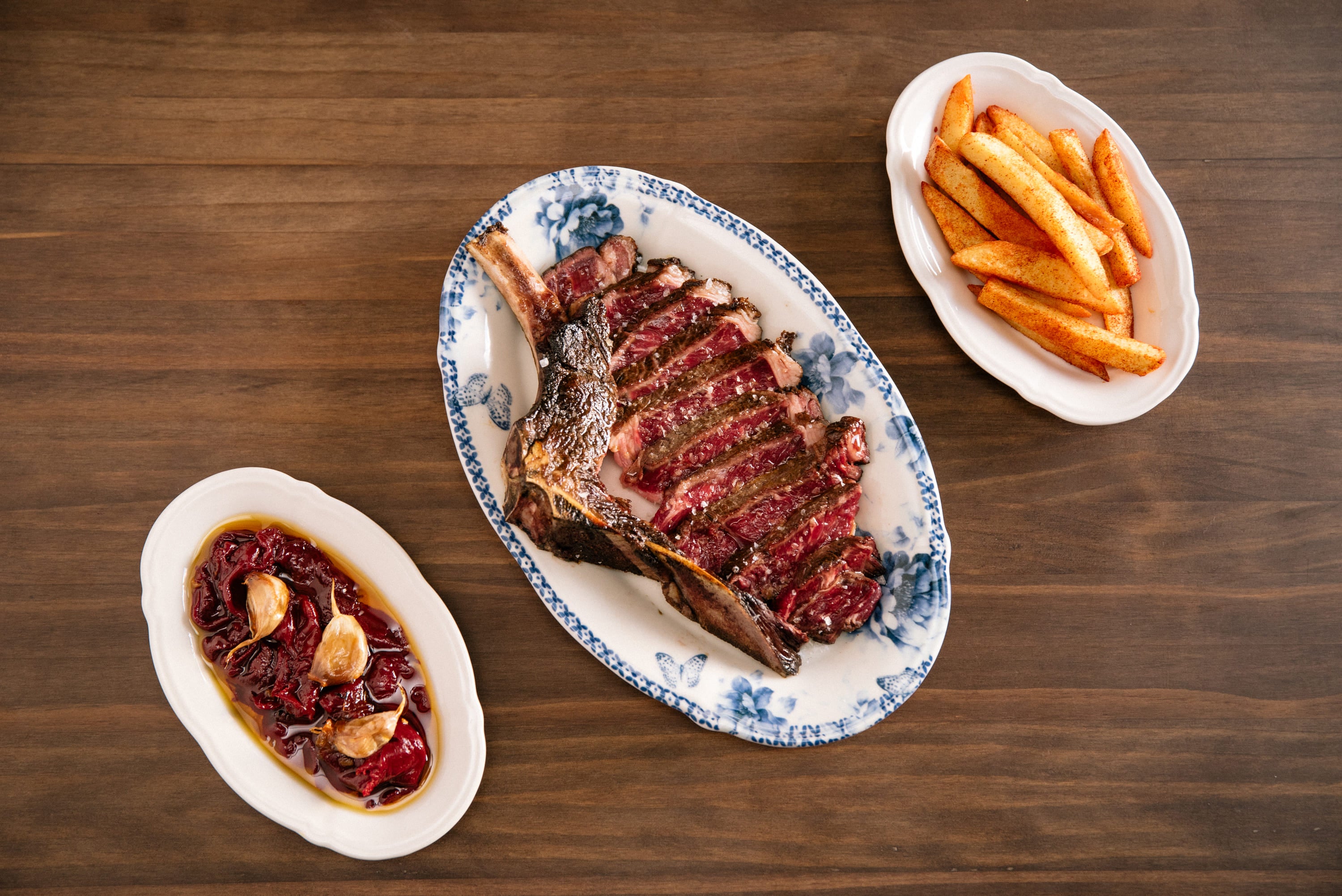Del Katsu Sando ibérico a la nueva versión de los macarrones de la abuela: la continuidad del "bar de barrio" en Maestro Bar València Del Katsu Sando ibérico a la nueva versión de los macarrones de la abuela: la continuidad del "bar de barrio" en Maestro Bar València