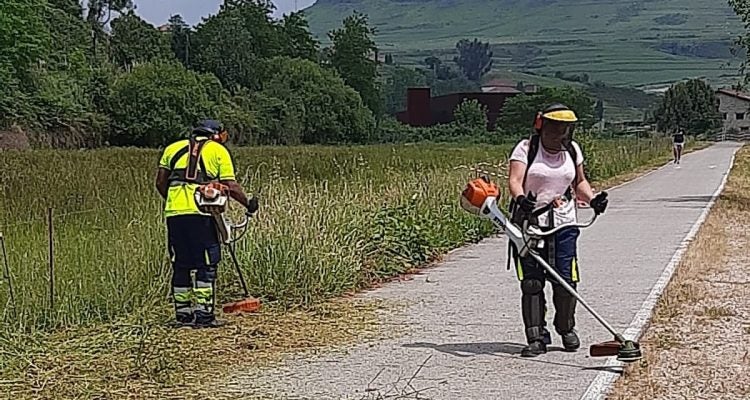 Cantabria destina cerca de 26 millones a las corporaciones locales para la contratación de 2.300 personas desempleadas Cantabria destina cerca de 26 millones a las corporaciones locales para la contratación de 2.300 personas desempleadas