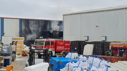 Incendio en una fundición en un polígono de Camargo Incendio en una fundición en un polígono de Camargo